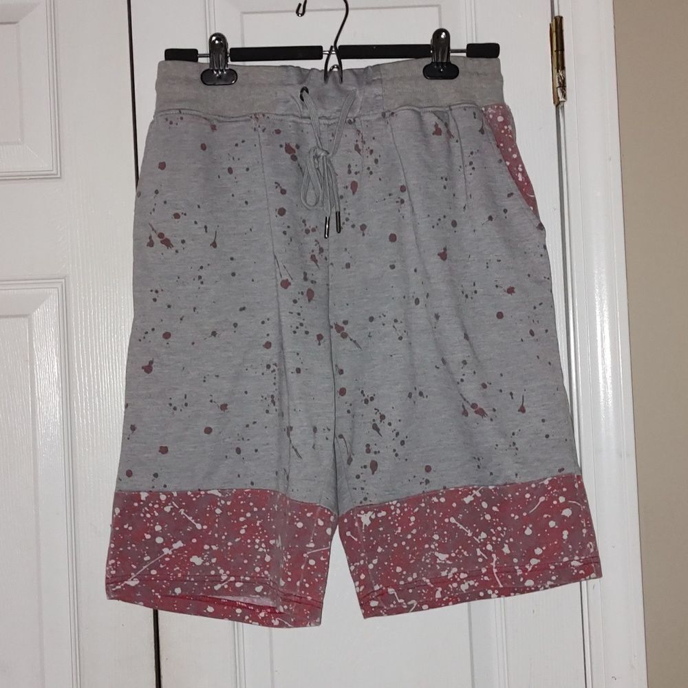 WT02 gray red athletic shorts  Sz L